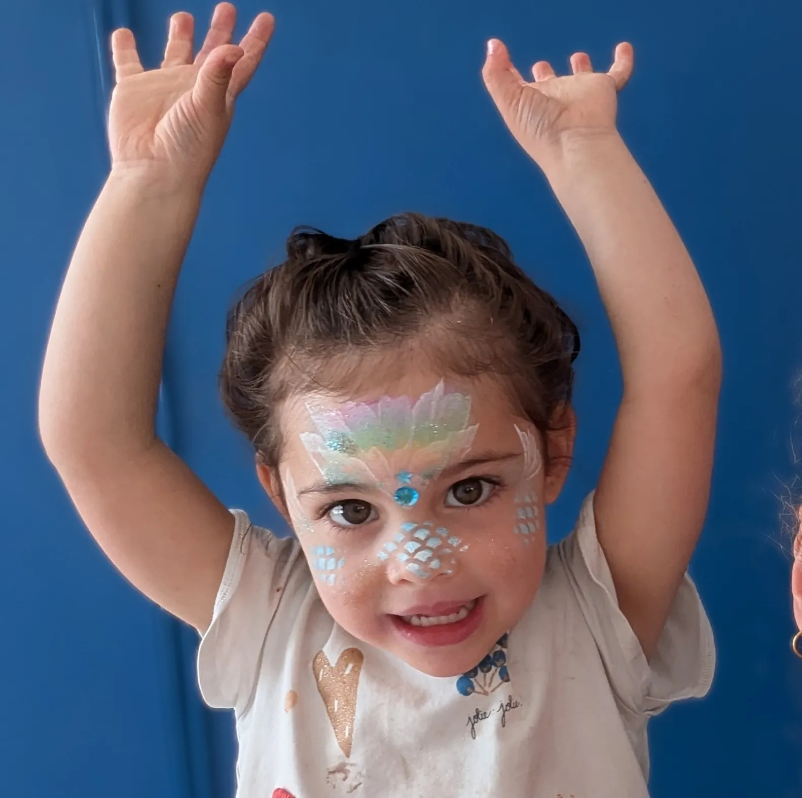 Maquillage artistique inspiré d’un poisson ou d’une sirène